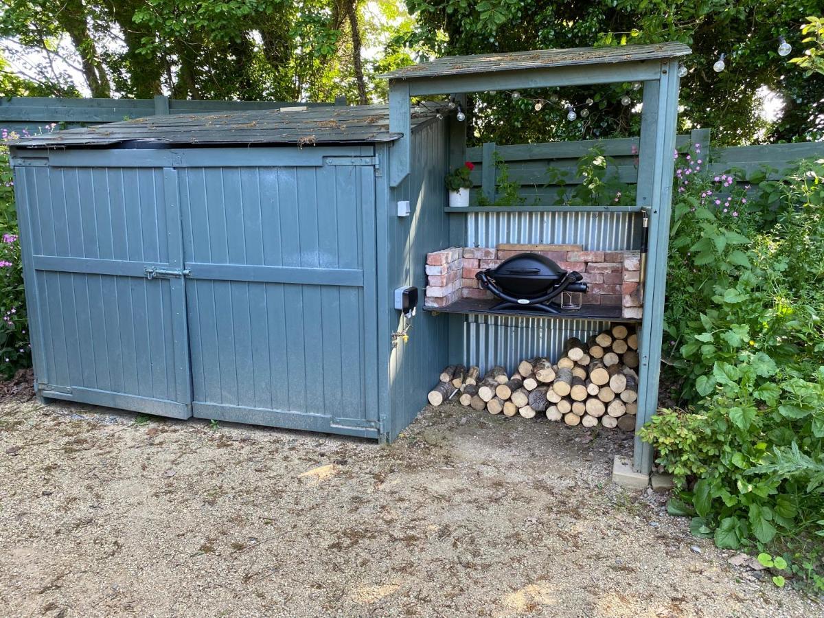 Cosy Double Shepherds Hut In Beautiful Wicklow With Underfloor Heating Throughout Rathnew Exteriör bild